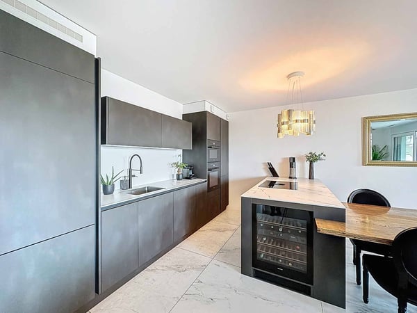 Appartement contemporain avec vue lac à La Coudre 2