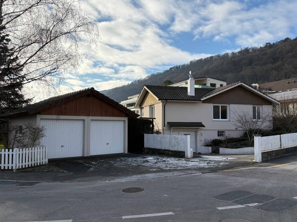 Maison familiale avec piscine et espaces extérieurs 9