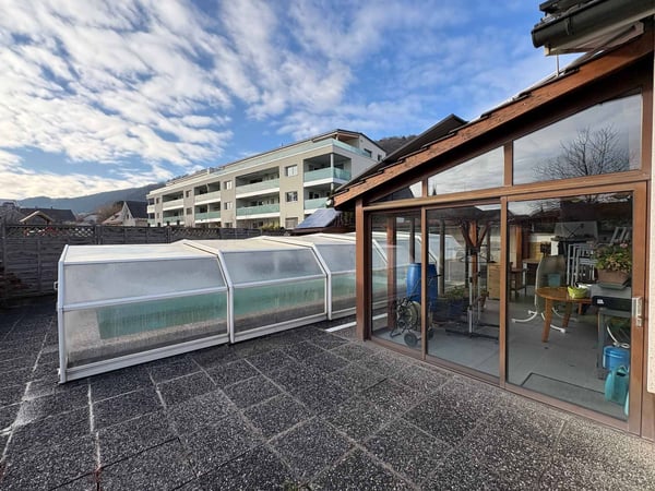 Maison familiale avec piscine et espaces extérieurs 8