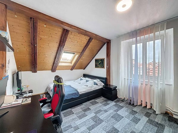 Spacieux appartement de 5 pièces au cur de La Chaux-de-Fonds 10