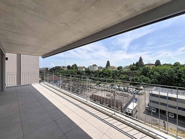 Élégance contemporaine et art de vivre dans un appartement neuf 9