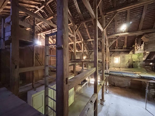 Ferme villageoise de caractère à réinventer au cur d'Areuse 10