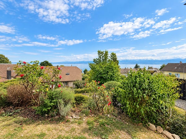 Un appartement généreux avec vue sur le lac et les Alpes 10