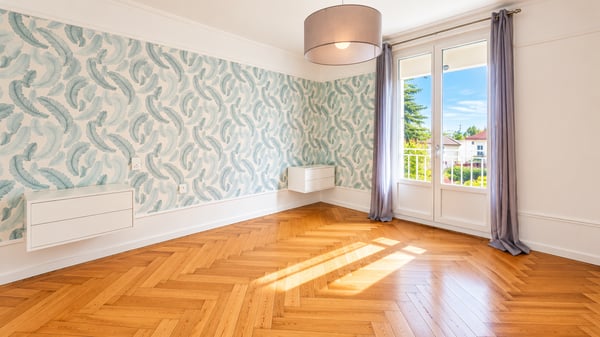 Villa de caractère avec jardin arborisé et échappée sur le lac et les Alpes 6