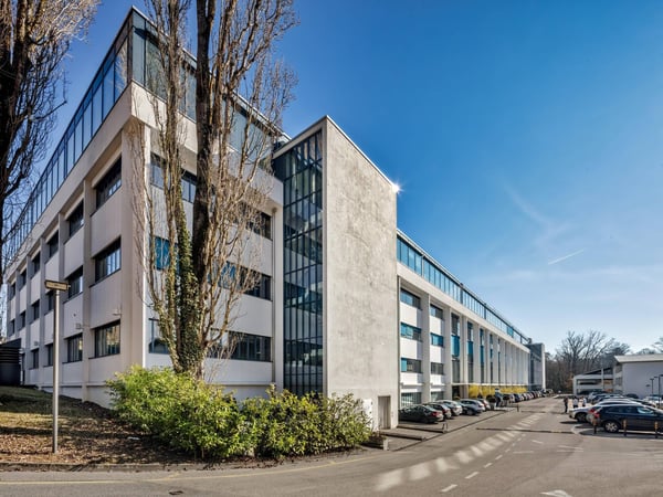 Bureaux équipés d'environ 6'000 m2 DIVISIBLES à Versoix 1