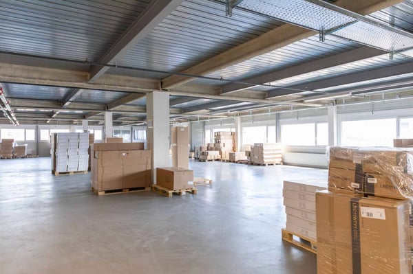 RARE ! Surface de stockage de 250 m² au centre de Genève 2