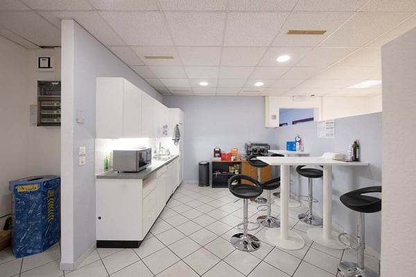 Plan-les-Ouates surface de 430 m2 avec une terrasse 3