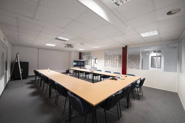 Plan-les-Ouates surface de 430 m2 avec une terrasse 4