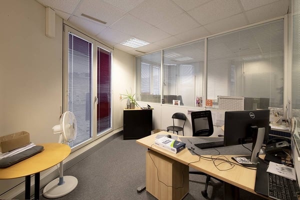 Locaux en zone FTI d'env 720m2 à Plan-les-Ouates 5