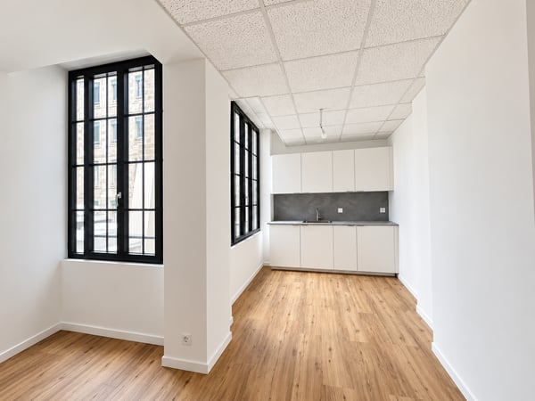 BUREAUX DEXCEPTION DE 105M2 CENTRE-VILLE 2