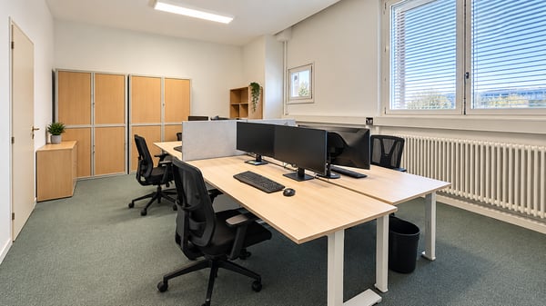 Bureau de 92m2 aux Acacias 1