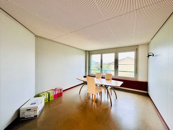 Surface de bureaux de 430 m² à vendre à Nyon 3