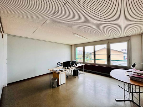 Surface de bureaux de 430 m² à vendre à Nyon 4