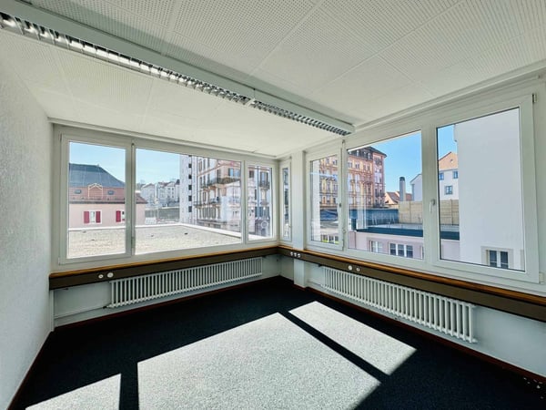 Bureaux modernes et lumineux 159 m2 à louer à la Chaux-de-Fonds 2