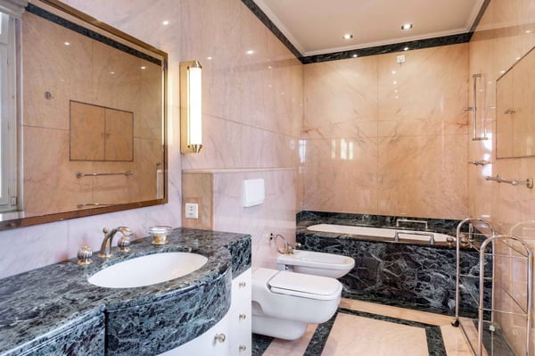 Propriété d'époque et vue dominante sur la ville et le Léman 10