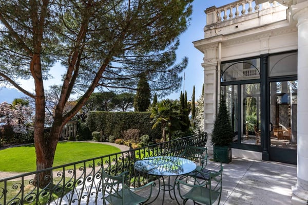 Perle architecturale au bord du lac 5