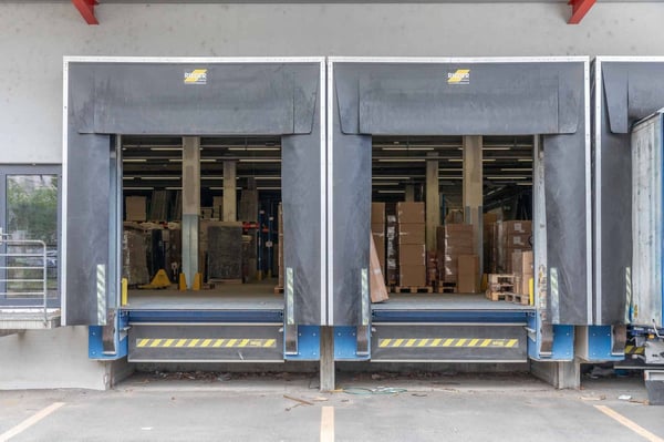 RARE ! Surface de stockage dès 3'000 m² au centre de Genève 2
