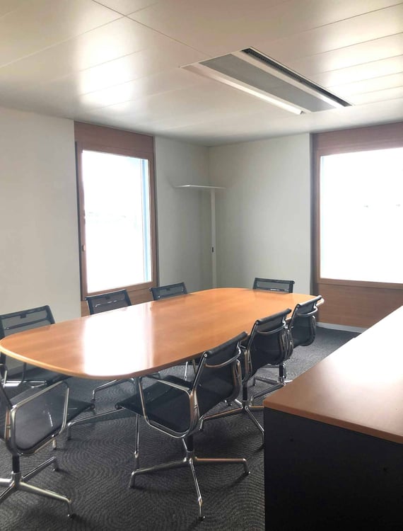 Bureaux lumineux de 200 m² au cur de la ville Immeuble de standing 4