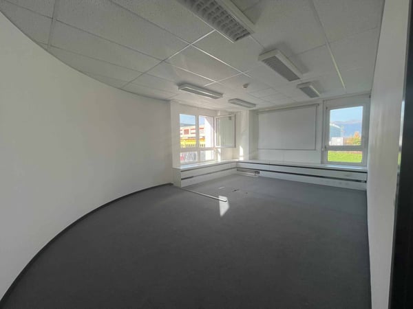 Bureaux de 14 m2 - lumineux à proximité de l'aéroport et de la Place des Nations 3