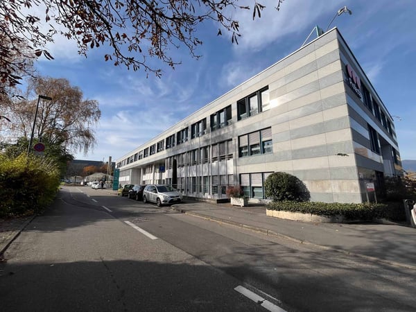 Bureaux de 180m2 - lumineux à proximité de l'aéroport et de la Place des Nations 1