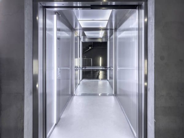 Magnifique surface de 300 m2 au 2ème étage d'un bâtiment moderne 9