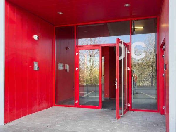 Magnifique dépôt Logistique de 2'157m² avec Quais de Déchargement 12
