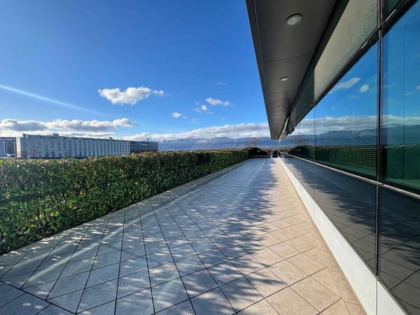 BUREAUX 200 M² - Proche Aéroport 2