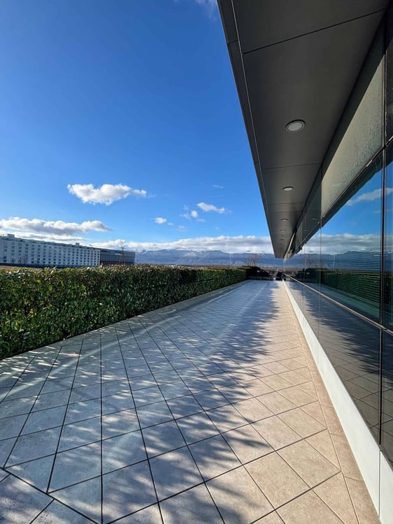 BUREAUX 230 M² - Proche Aéroport 2