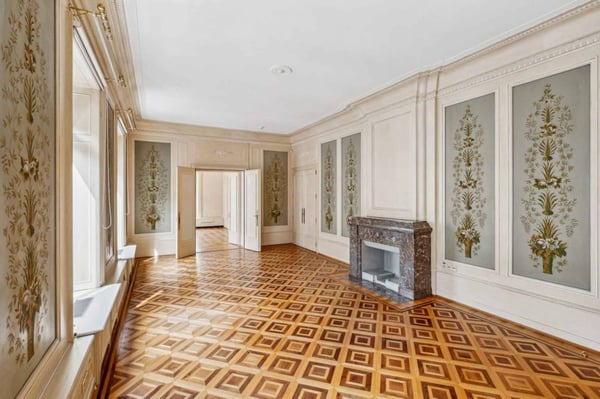 Immeuble administratif rénové d'environ 1300m2 - Quartier des Banques 7