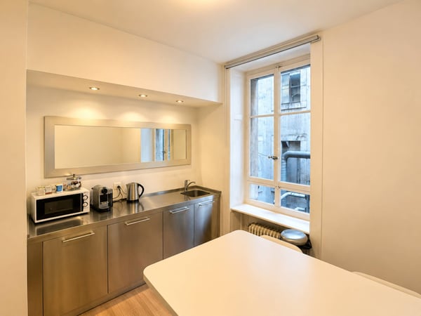 Bureau de 24 m² climatisé Hyper-centre de Genève 3