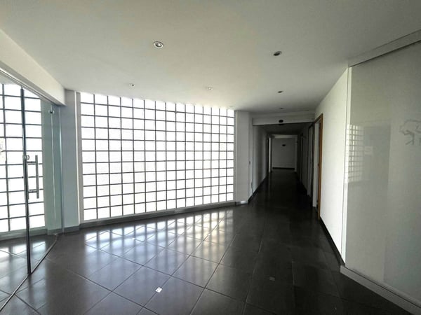 Bureaux 367m2 - Centre-Ville - courte durée 8