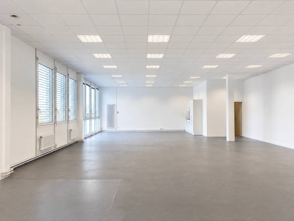 Surface polyvalente de 180 m²  Chemin du Château-Bloch 10 1