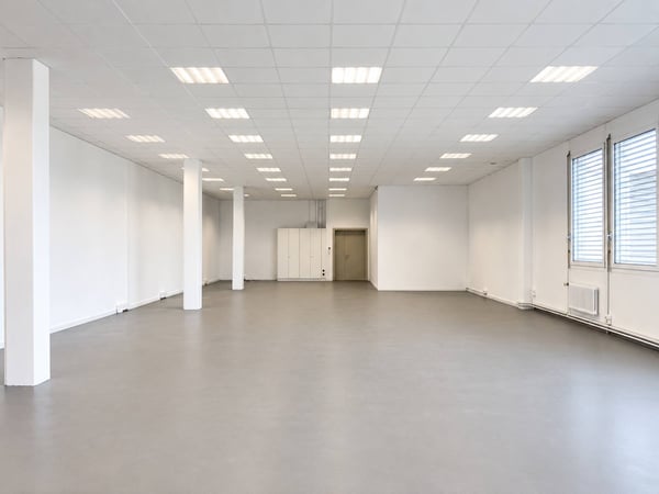 Surface polyvalente de 180 m²  Chemin du Château-Bloch 10 3
