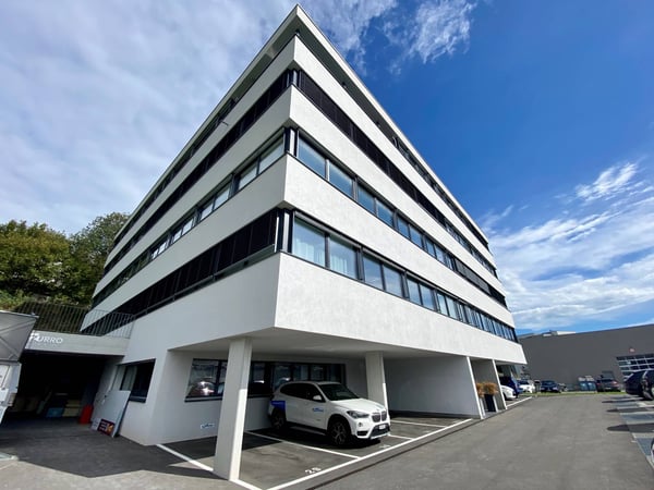 Atelier, laboratoire, locaux neufs de 160 m2 à louer à 10 mn de Fribourg 1
