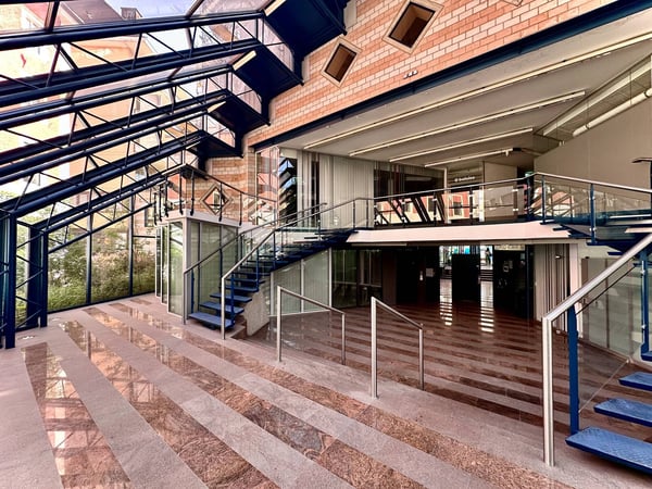 Bureaux, locaux de 13 m2 à louer à la Chaux-de-Fonds 2