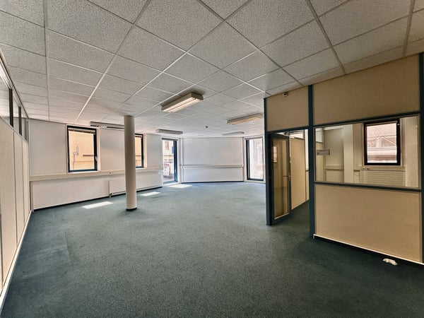Bureaux, locaux de 13 m2 à louer à la Chaux-de-Fonds 5