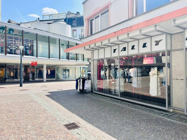 Magnifique arcade de 450 m2 à louer à l'hypercentre de Sion 1