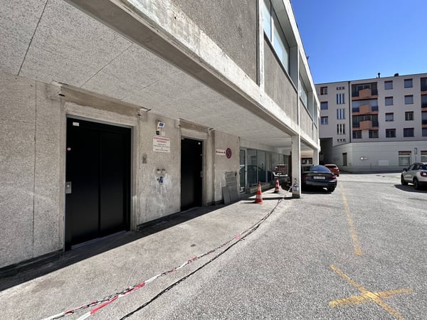 Dépôt, stockage de 1000 m2 div. dès 610 m2 à louer à l'hypercentre de Sion 2