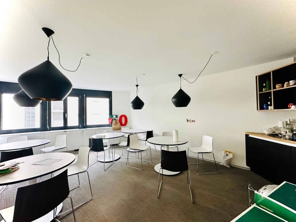 Bureaux de 570 m2 idéalement situés à la Place du Midi 6