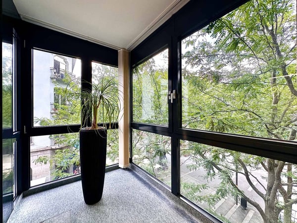 Bureaux de 570 m2 idéalement situés à la Place du Midi 8