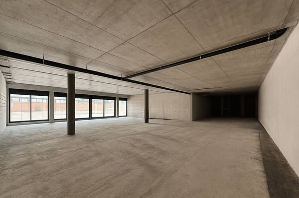 Arcade, showroom, locaux NEUFS de 340 m2 à louer à la Chaux-de-Fonds 5