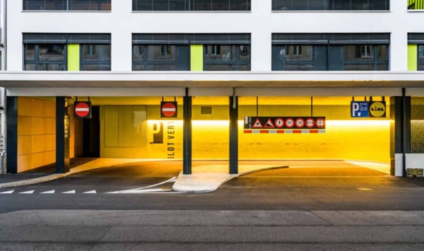 Arcade, showroom, locaux NEUFS de 340 m2 à louer à la Chaux-de-Fonds 4