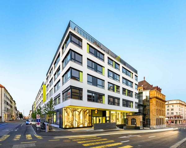 Arcade, showroom, locaux NEUFS de 340 m2 à louer à la Chaux-de-Fonds 1