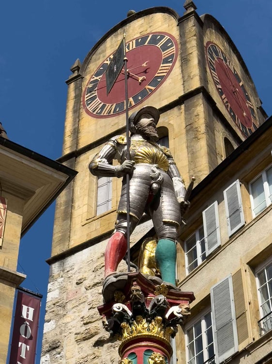 Magnifique arcade de 6 m2 à louer à l'hypercentre de Neuchâtel 9
