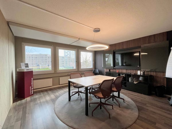 Local commercial, showroom, dépôt de 490 m2 à louer au Mont sur Lausanne 4