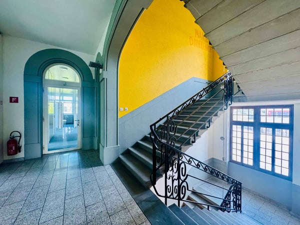 Immeuble commercial de prestige à louer 3