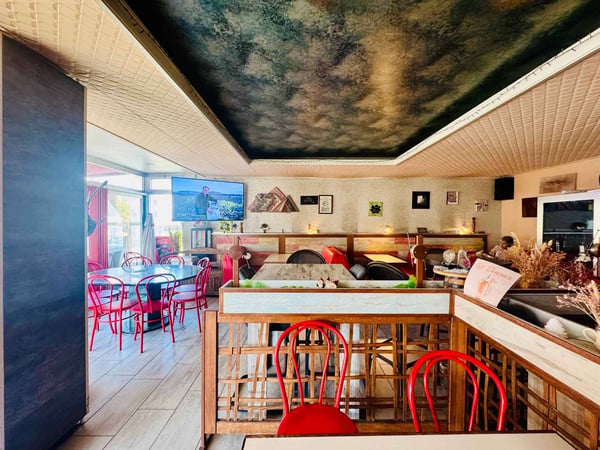 Arcade commerciale, tea-room de 140 m2 à louer à Conthey 3