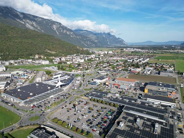 LOCAL COMMERCIAL 946 M² - EXCELLENTE VISIBILITE 1