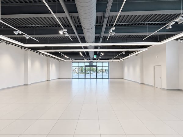 LOCAL COMMERCIAL 946 M² - EXCELLENTE VISIBILITE 3