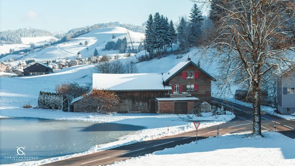 Charmantes Einfamilienhaus mit grossem Grundstück, PV-Anlage & viel Privatsphäre 2